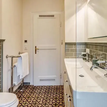 4bdr Close To Marienplatz Apartment- If You Want To Book, Please Contact On Wh-ats-app - 0034-635-518-216 !!!! Apartment Munich