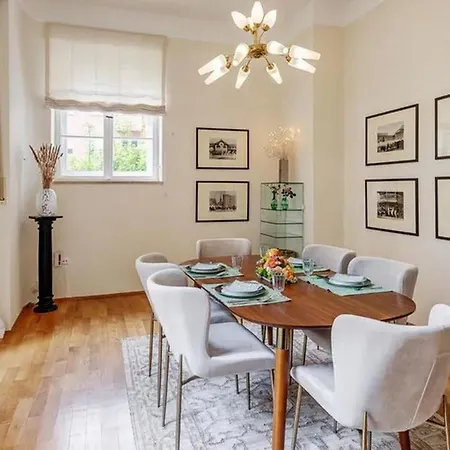 4bdr Close To Marienplatz Apartment- If You Want To Book, Please Contact On Wh-ats-app - 0034-635-518-216 !!!! Munich