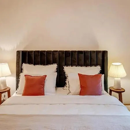 4bdr Close To Marienplatz Apartment- If You Want To Book, Please Contact On Wh-ats-app - 0034-635-518-216 !!!! * Мюнхен