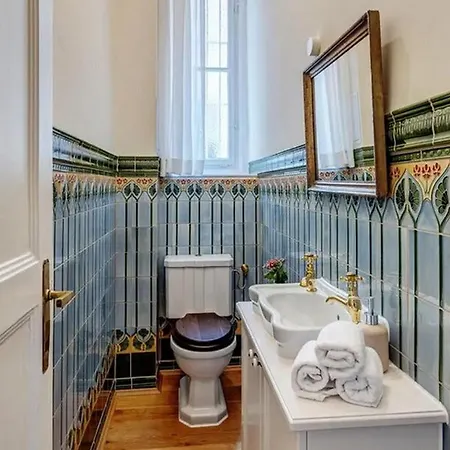 4bdr Close To Marienplatz Apartment- If You Want To Book, Please Contact On Wh-ats-app - 0034-635-518-216 !!!! *