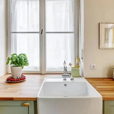 4bdr Close To Marienplatz Apartment- If You Want To Book, Please Contact On Wh-ats-app - 0034-635-518-216 !!!! Апартаменты *