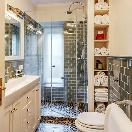 4bdr Close To Marienplatz Apartment- If You Want To Book, Please Contact On Wh-ats-app - 0034-635-518-216 !!!! * München